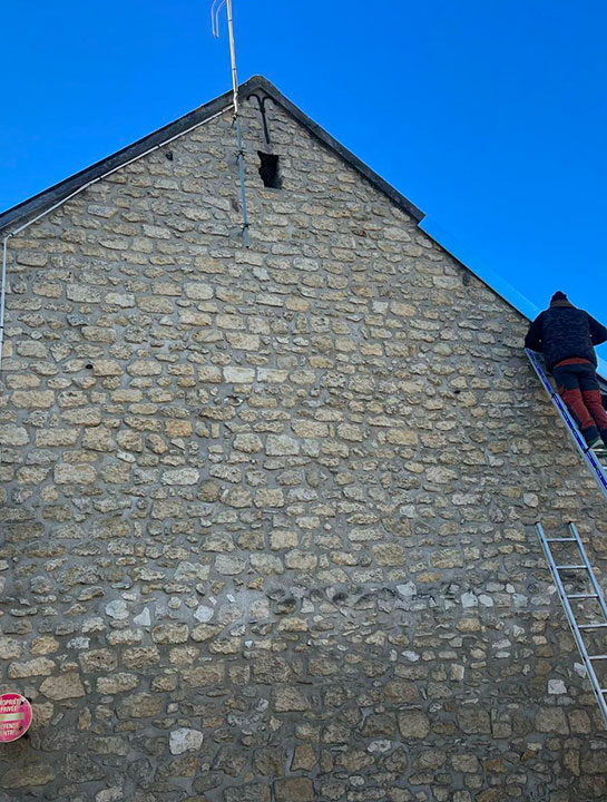 Peinture et ravalement de façade à Chantilly (60500) - Norton Couverture dans l'Oise (60) Peinture et ravalement de façade à Chantilly (60500) - Norton Couverture dans l'Oise (60)